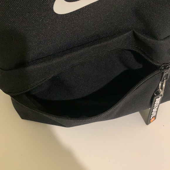Nike logo black backpack! - Picture 4 of 6